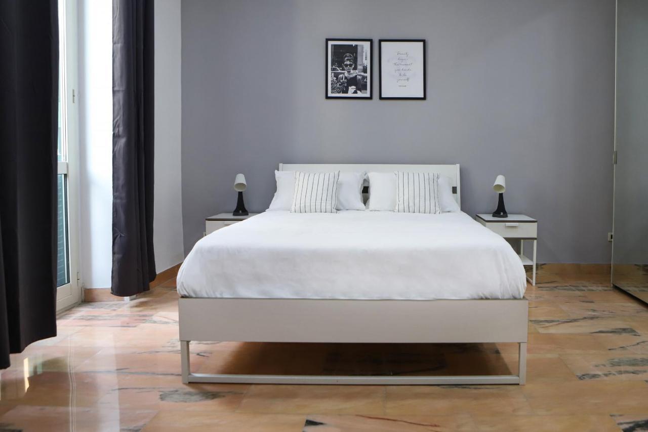 Modern Apartment At Piazza Del Gesu' By Wonderful Italy Napoli Ngoại thất bức ảnh