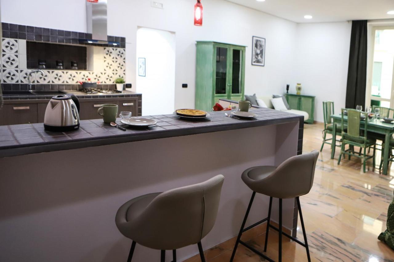 Modern Apartment At Piazza Del Gesu' By Wonderful Italy Napoli Ngoại thất bức ảnh