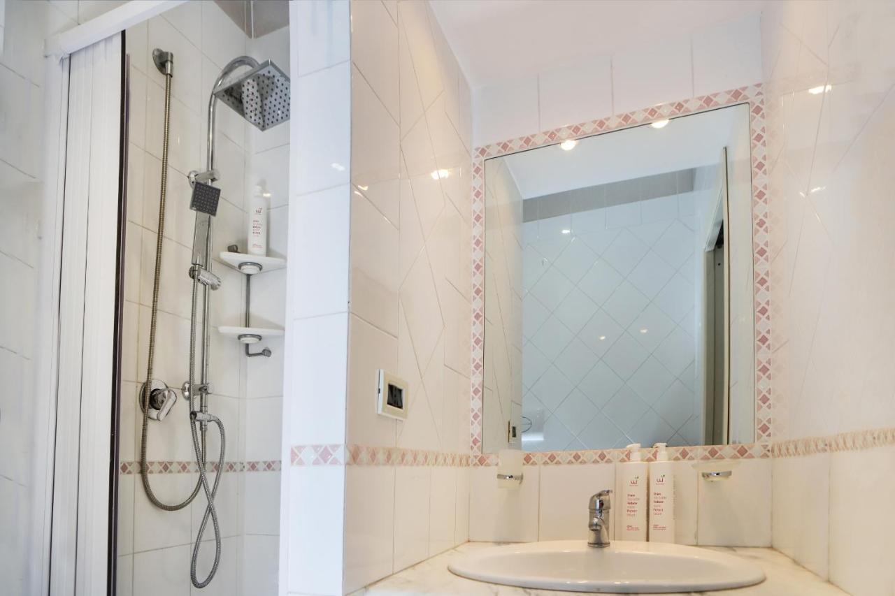 Modern Apartment At Piazza Del Gesu' By Wonderful Italy Napoli Ngoại thất bức ảnh