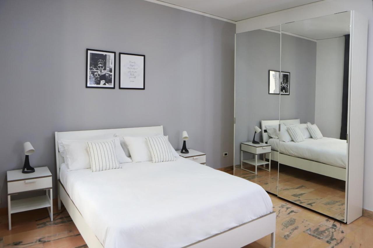 Modern Apartment At Piazza Del Gesu' By Wonderful Italy Napoli Ngoại thất bức ảnh